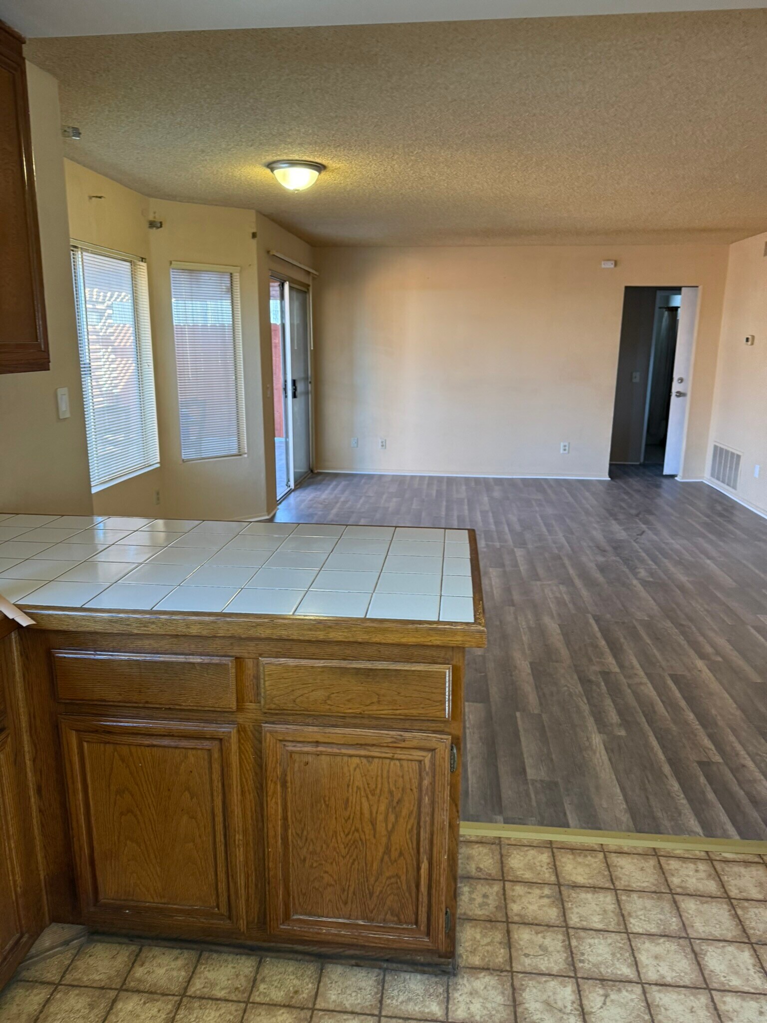 Building Photo - 12025 Heritage Dr
