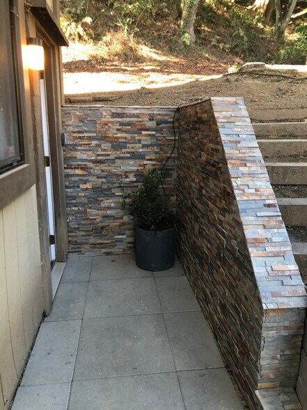 Primary Photo - 423 Durant Way