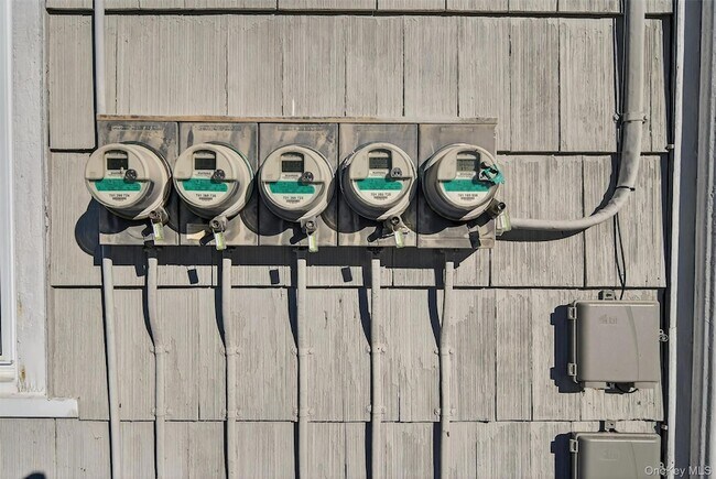 Building Photo - 239 W Main St