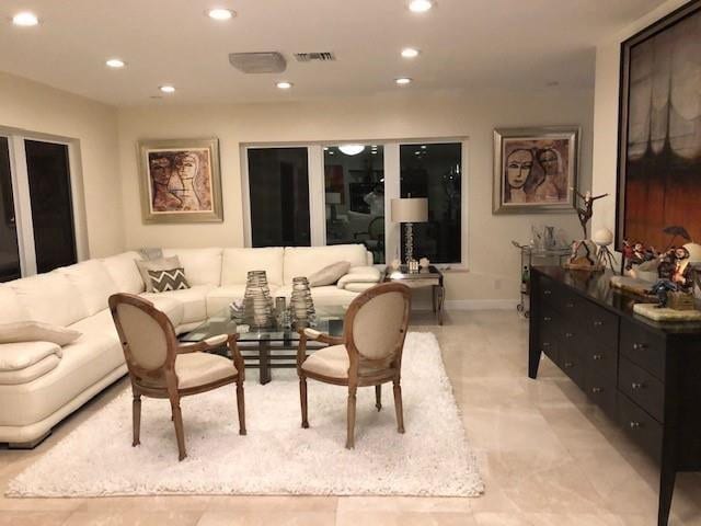 Building Photo - 2201 SE 20th St