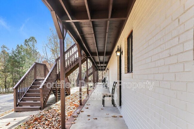 Building Photo - 201 Leisure Time Ln