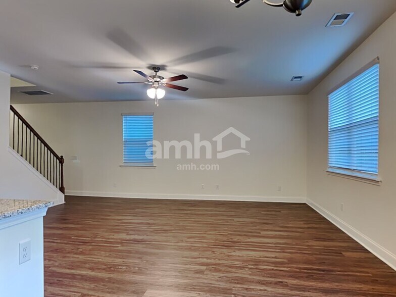 Building Photo - 1830 Produce Ln