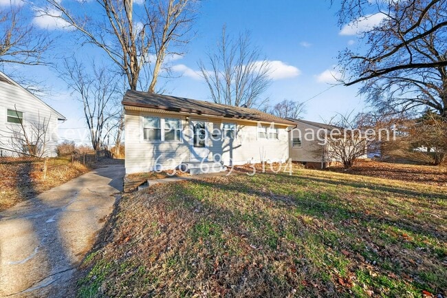 Building Photo - Spacious 3-Bedroom Home with Large Yard – Section 8 Welcome