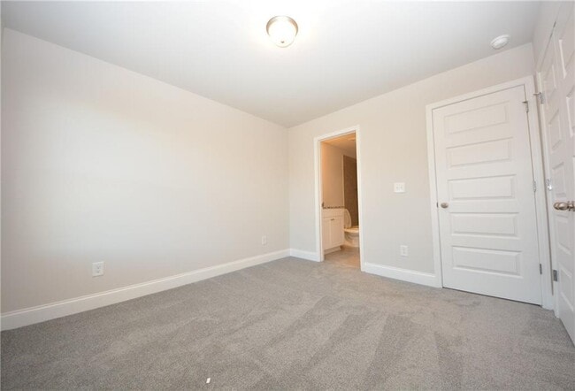 Building Photo - 232 Hellen Vly Dr