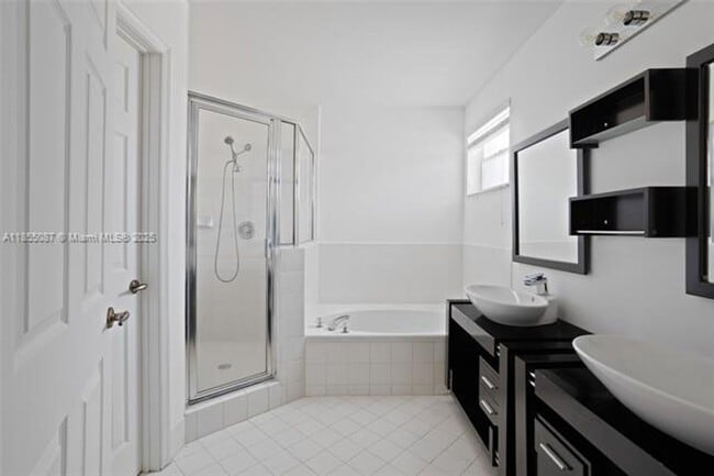 Building Photo - 15623 SW 100th Ln