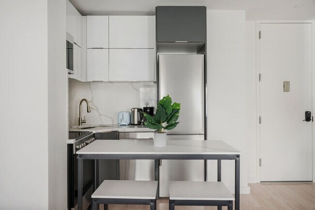 Building Photo - 317w E 14th St