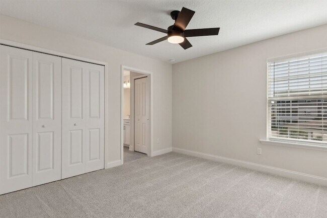 Building Photo - 205 Daydream Ave