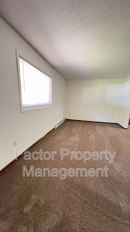 Building Photo - 418 Allan Ave