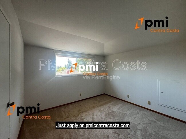 Building Photo - 2850 St Denis Dr