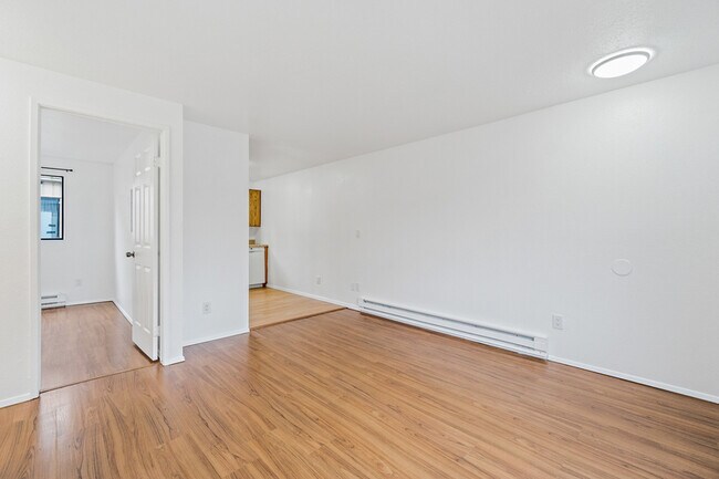 Building Photo - 503 Houser Way S