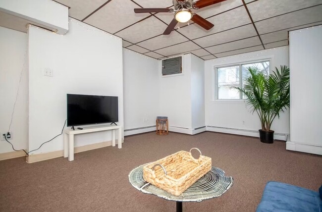 Building Photo - 243 Princeton St