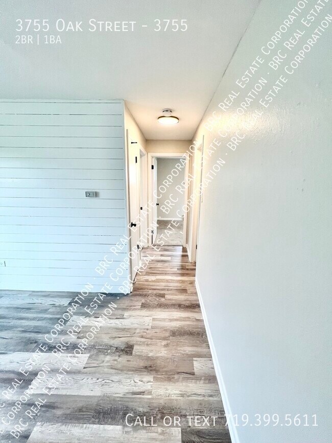 Building Photo - 3755 Oak St