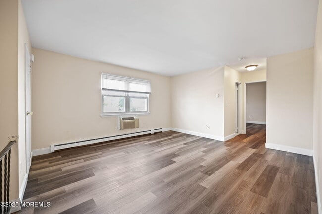 Building Photo - 175 Buckelew Ave