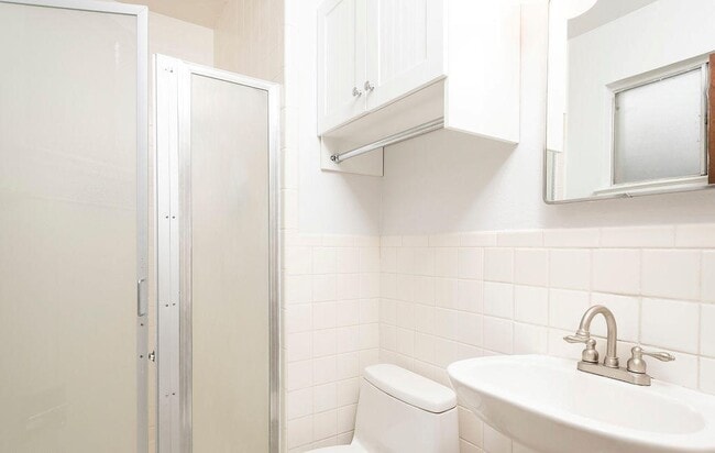 Building Photo - 2955 Huntington Dr