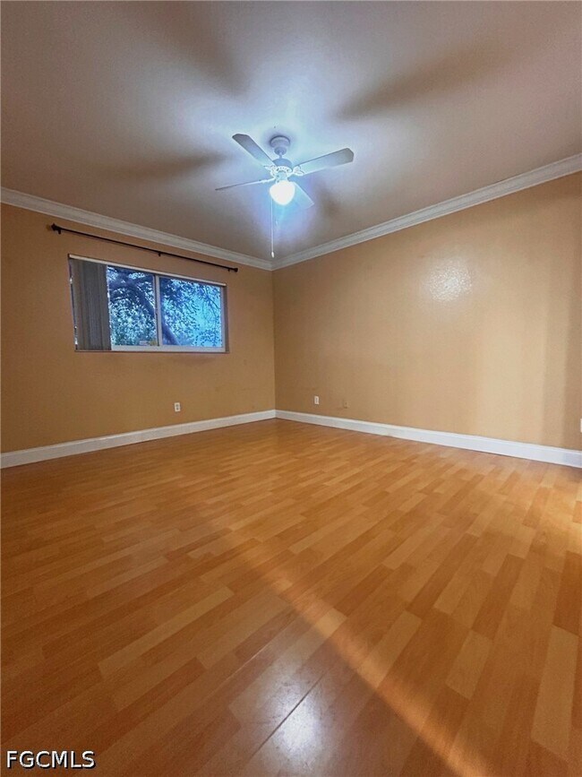 Building Photo - 1045 NE 40th Terrace