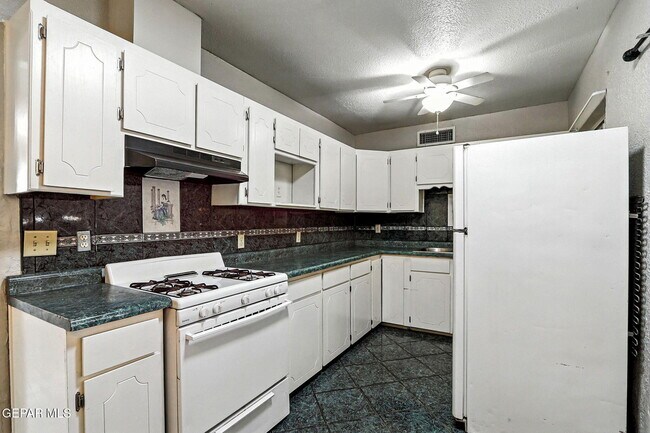 Building Photo - 115 Miller Cir