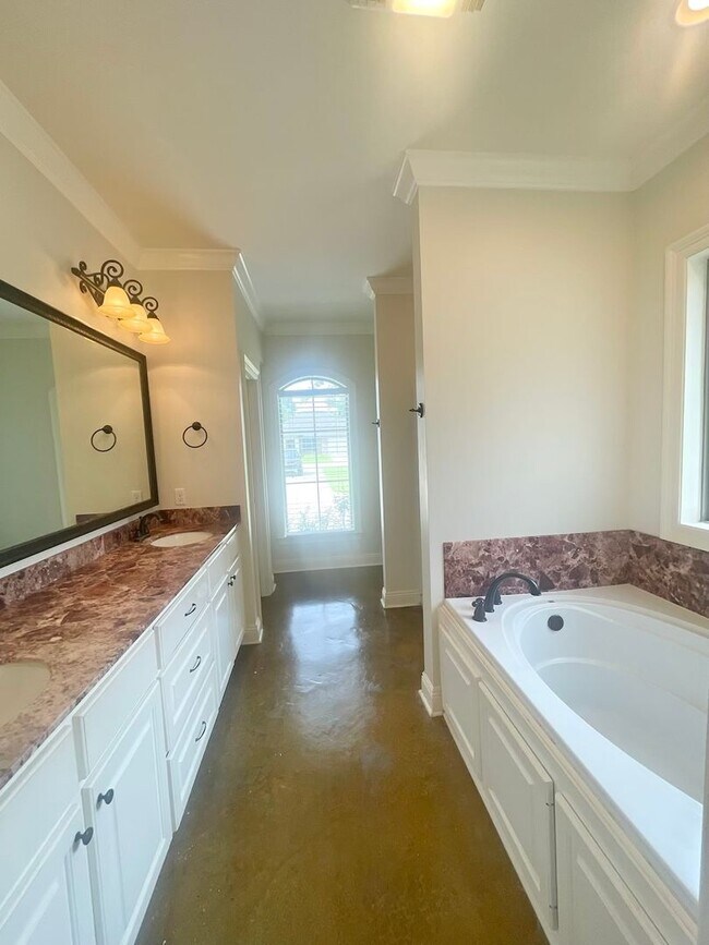 Building Photo - Charming 3 Bedroom 2 Bath home for Rent