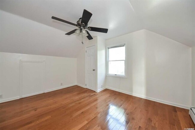 Building Photo - 16 Lindbergh Ave