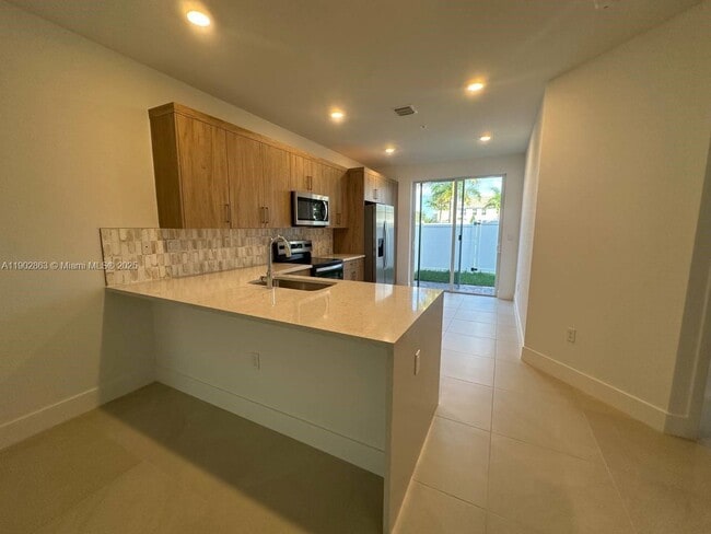 Building Photo - 17183 SW 2nd Cir