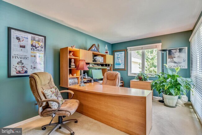 Building Photo - Experience elevated living in this beautifully renovated townhome nestled within the highly sough...
