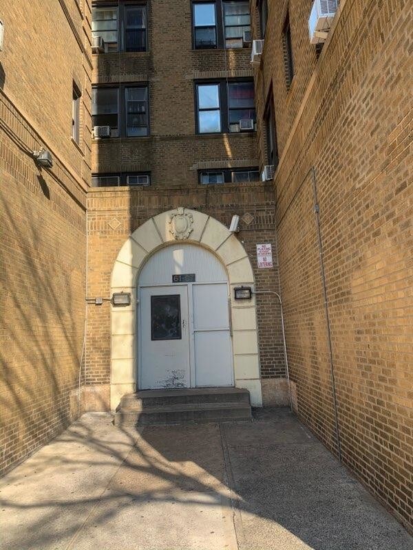 Building Photo - 61-07 Woodside Avenue