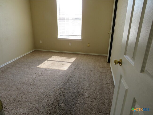 Building Photo - 1602 Benttree Dr