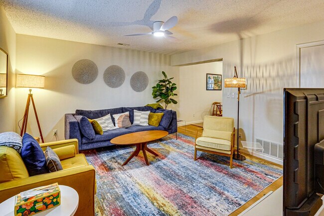 Building Photo - 2630 Kantz Dr