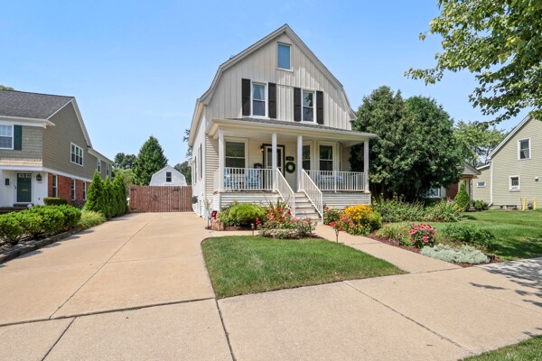 Primary Photo - 753 Saint Clair St