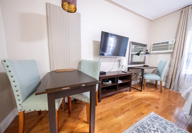 Building Photo - 328 E 74th St