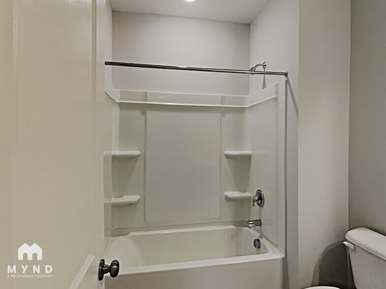 Building Photo - 1236 Commack Dr