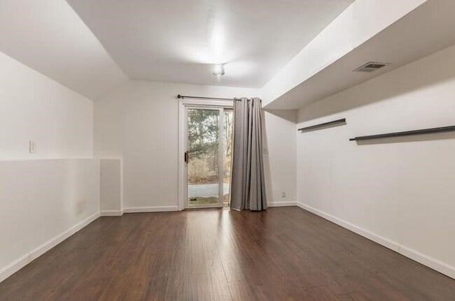 Building Photo - 411 Captain Eames Cir