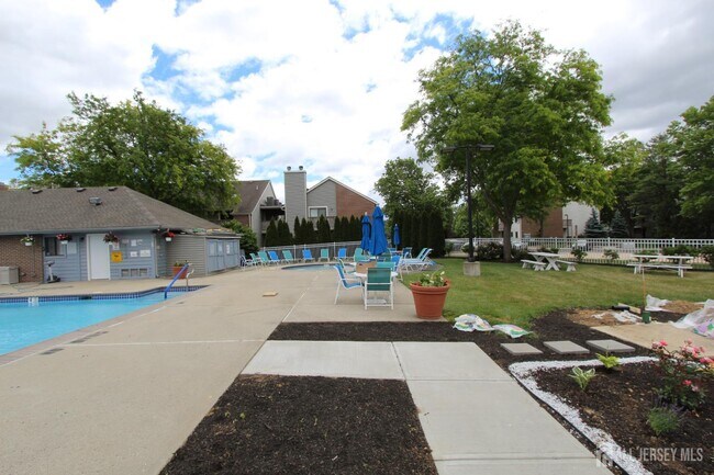 Building Photo - 4707 Ravens Crest Dr