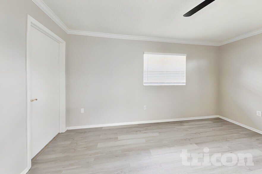 Building Photo - 8105 Longbay Blvd
