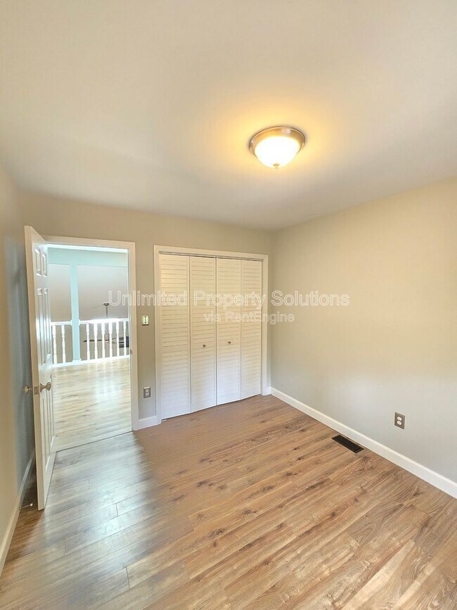 Building Photo - 106 Hillsdale Dr
