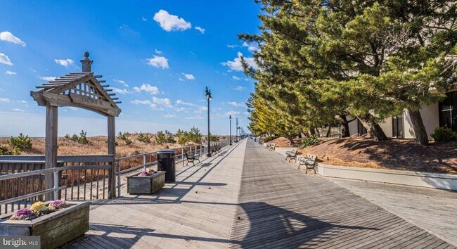 Building Photo - 3851 Boardwalk