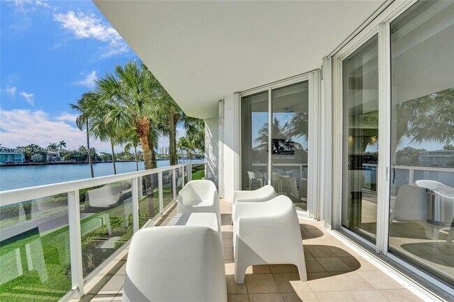 Building Photo - 3801 NE 207th St