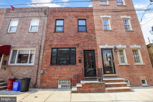 Building Photo - 356 Emily St