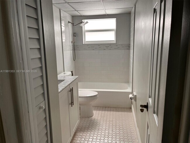 Building Photo - 210 NW 87th Ave