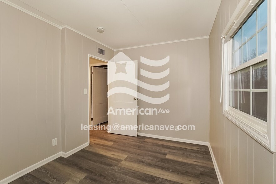 Building Photo - 2522 E 39th St