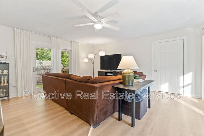 Building Photo - 2800 Keller Ave