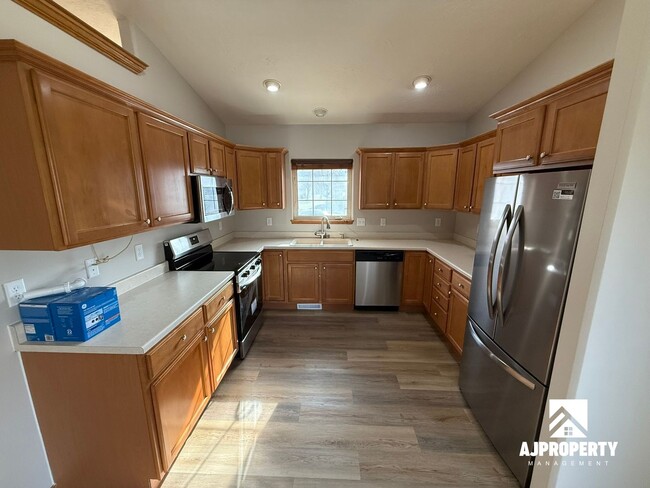 Building Photo - 911 S Colleen Ln