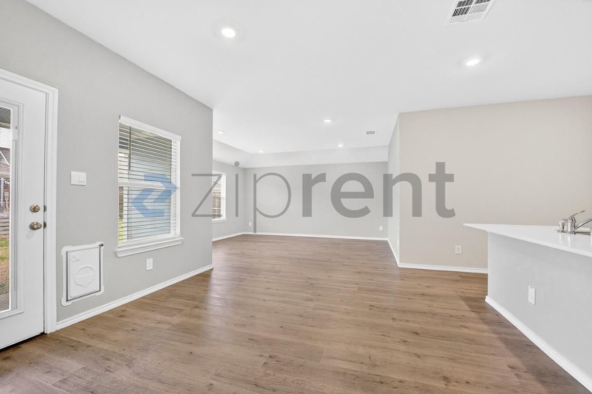 Building Photo - 13137 Rich Ln