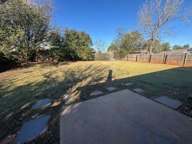 Building Photo - 3 bed ,2  brand new bathrooms, ready for m...