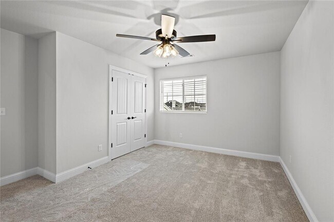 Building Photo - 2900 SW Arlington Blvd