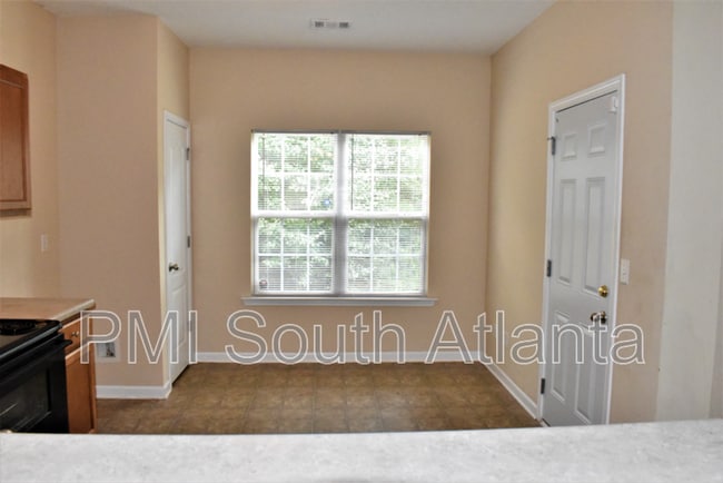 Building Photo - 6864 Mountain Cir