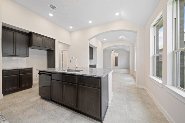 Building Photo - 820 Sendero Trail
