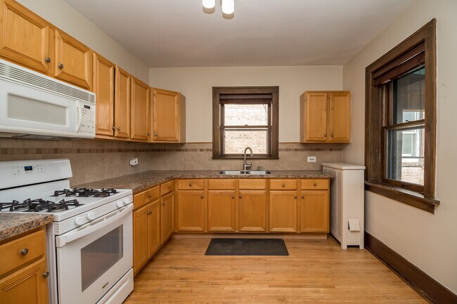 Building Photo - 71 N Williams St