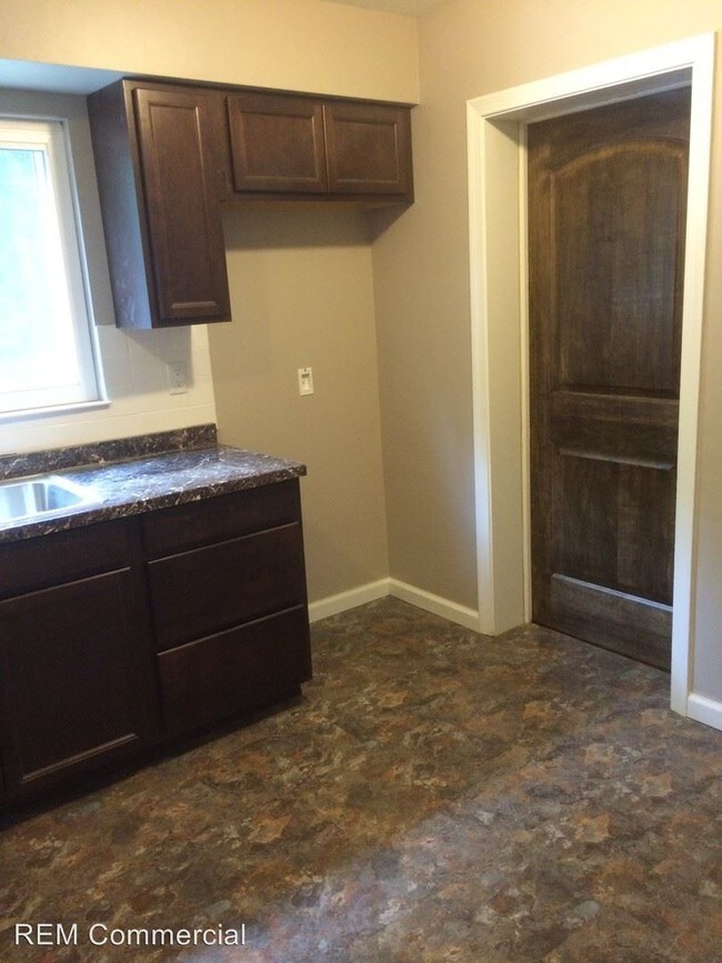 Building Photo - 240 S Portage Path