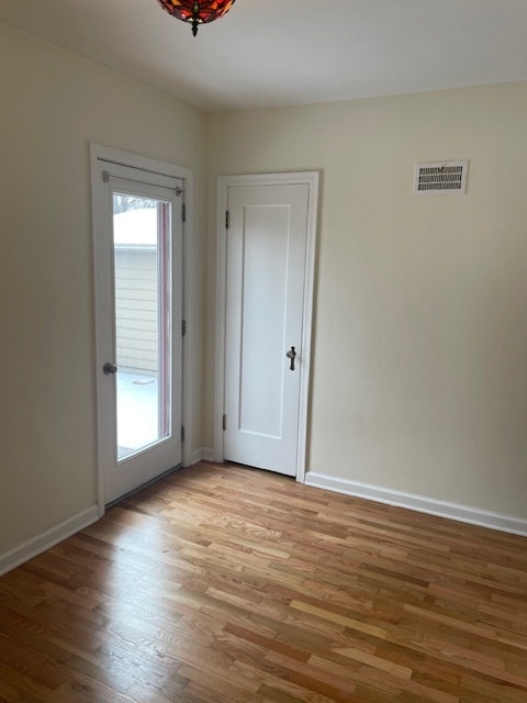 Building Photo - 2217 Elm St