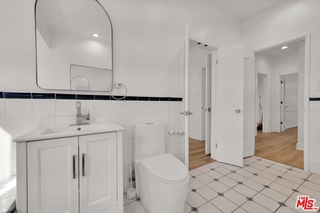 Building Photo - 205 Canon Dr